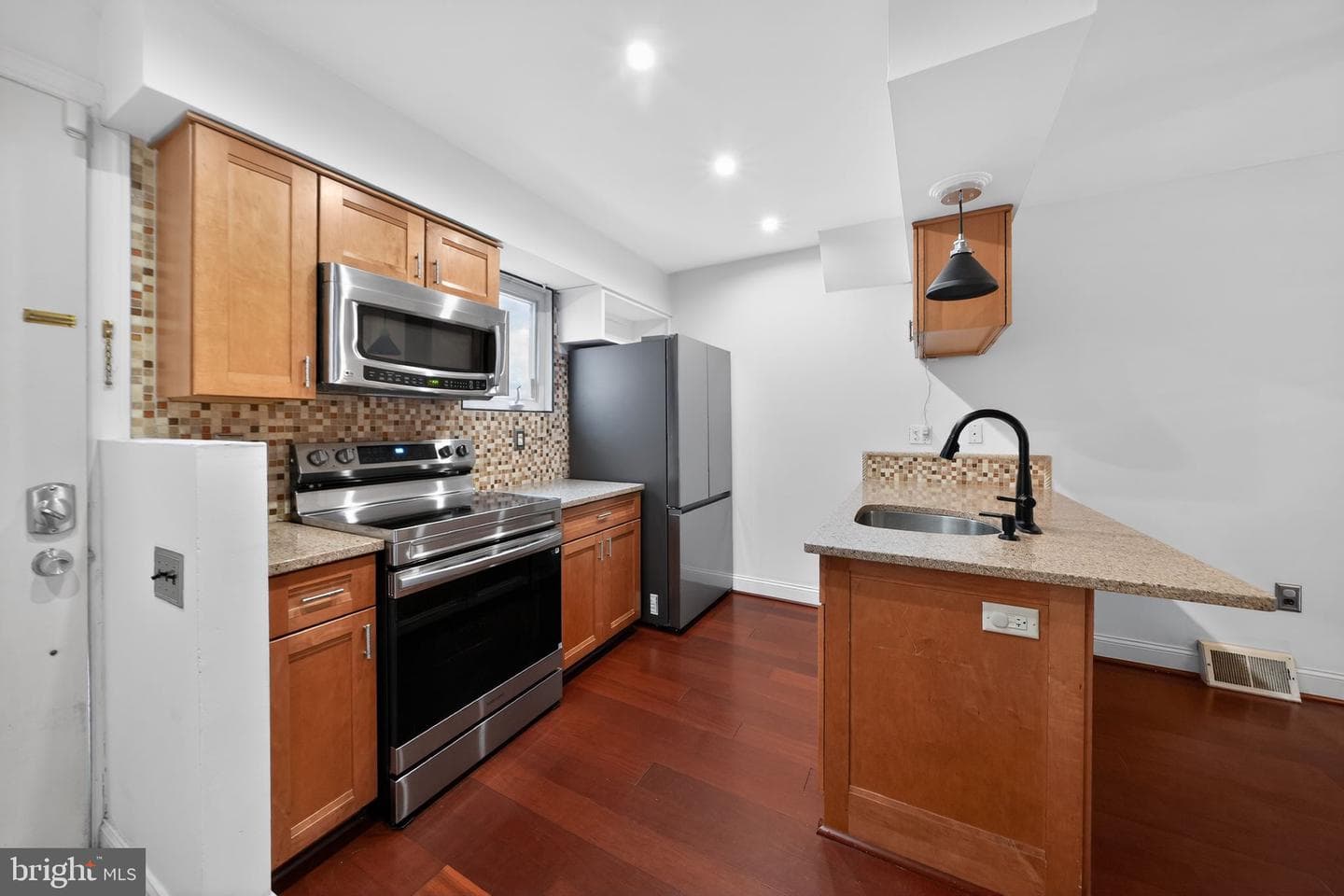 1422 Montrose Street photo 6
