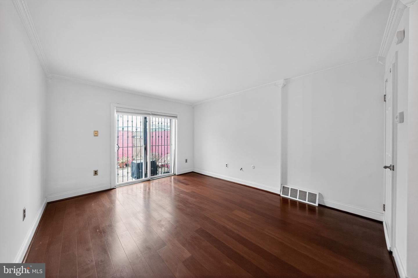 1422 Montrose Street photo 9