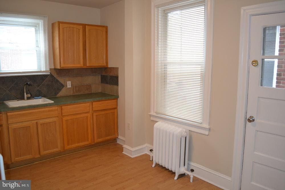887 Anchor Street photo 11