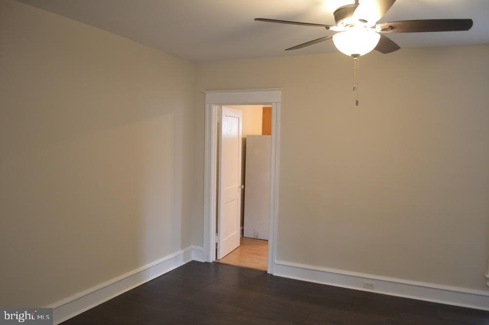 887 Anchor Street photo 9