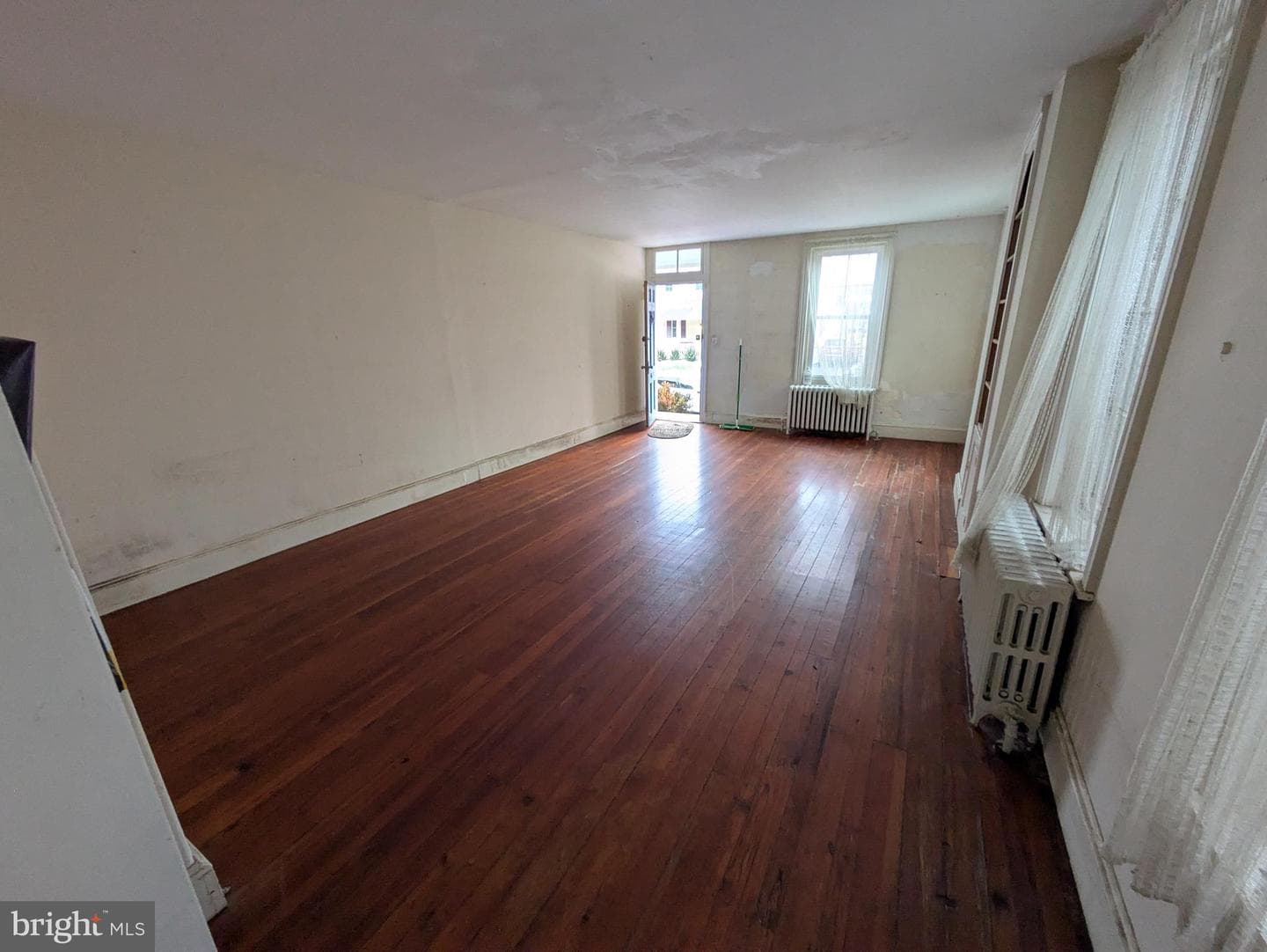 205 E Evergreen Avenue photo 5
