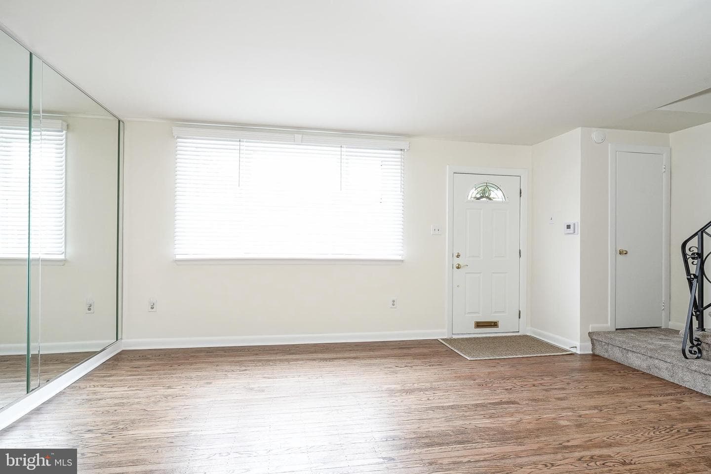 2829 S Darien Street photo 3