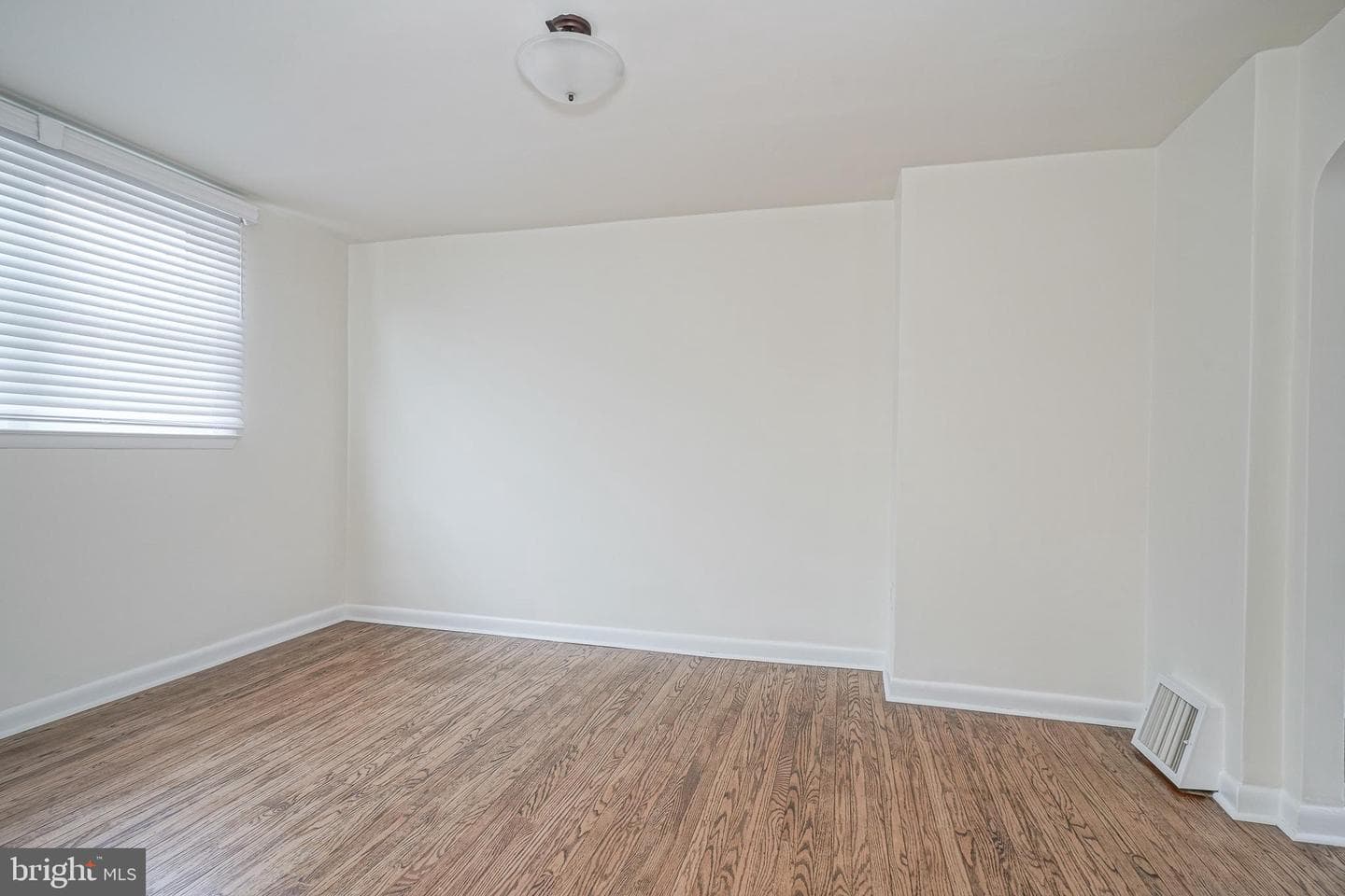 2829 S Darien Street photo 8