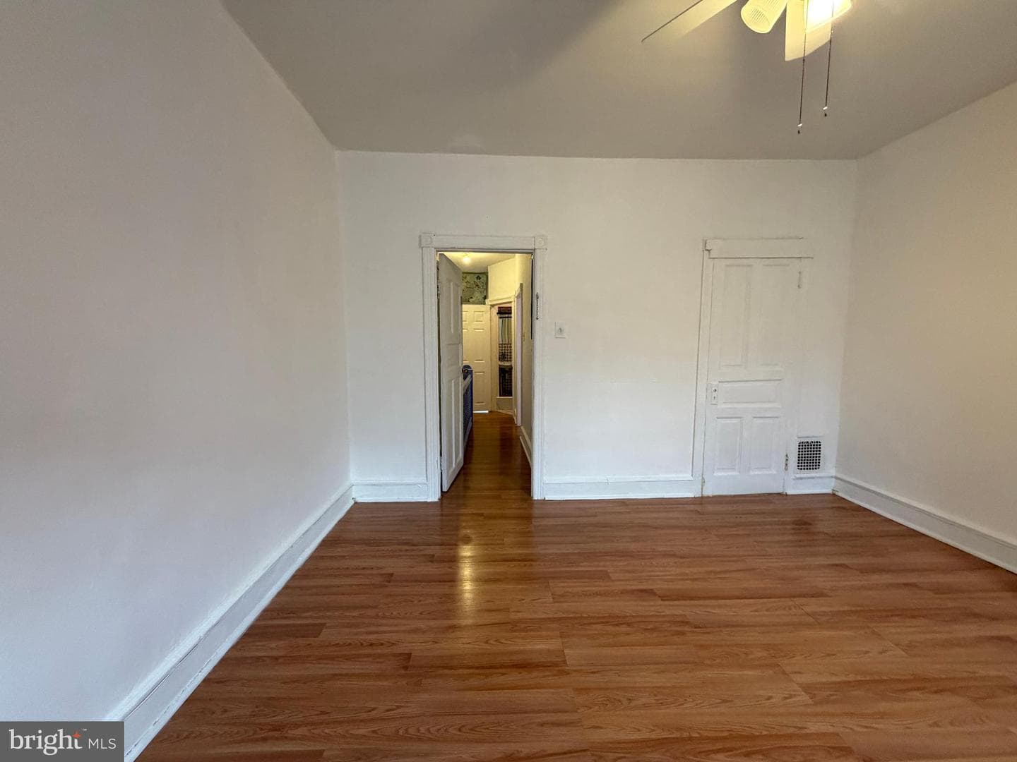 2419 S Fairhill Street photo 28
