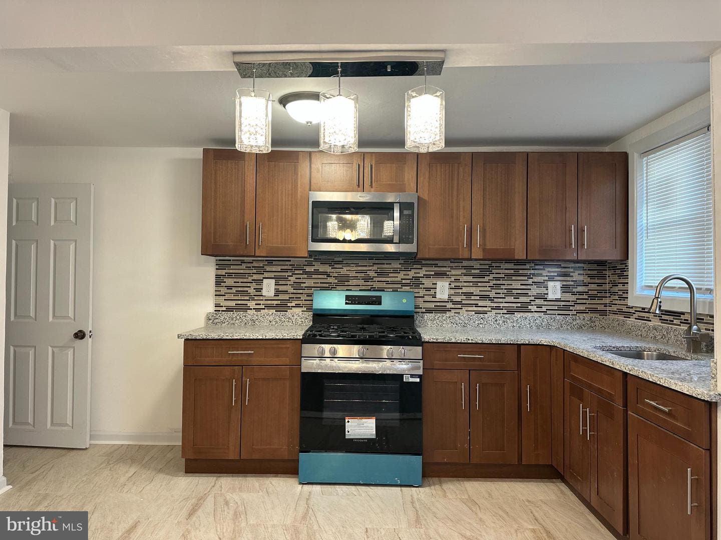 632 E Carver Street photo 6