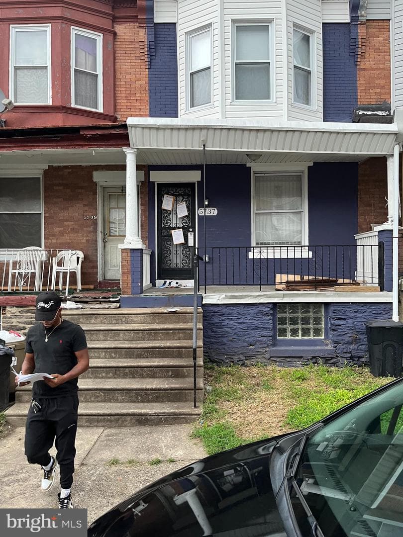 5737 N Beechwood Street, Philadelphia