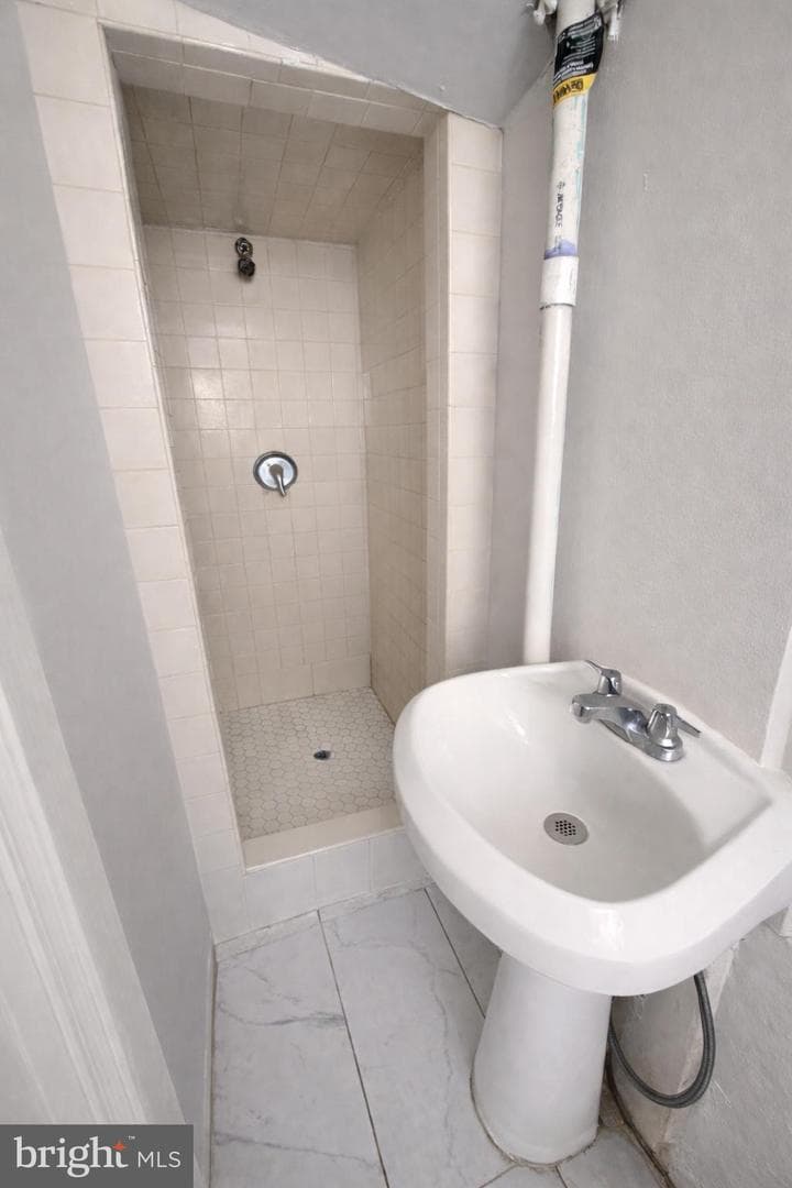 1305 Robbins Street photo 17