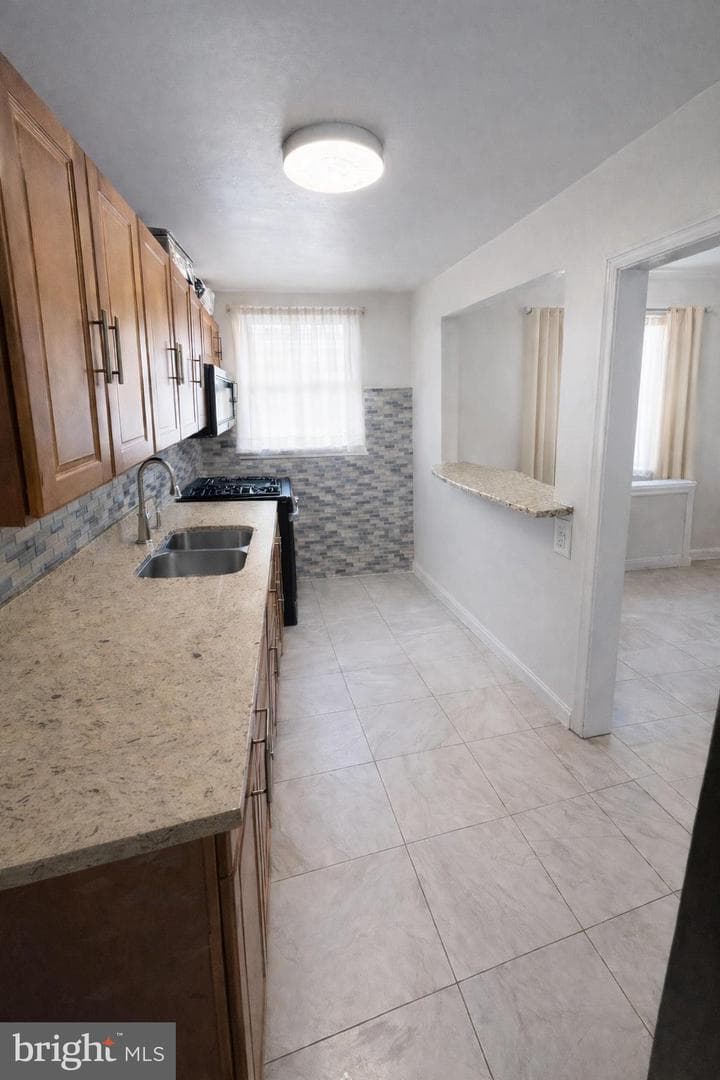 1305 Robbins Street photo 6