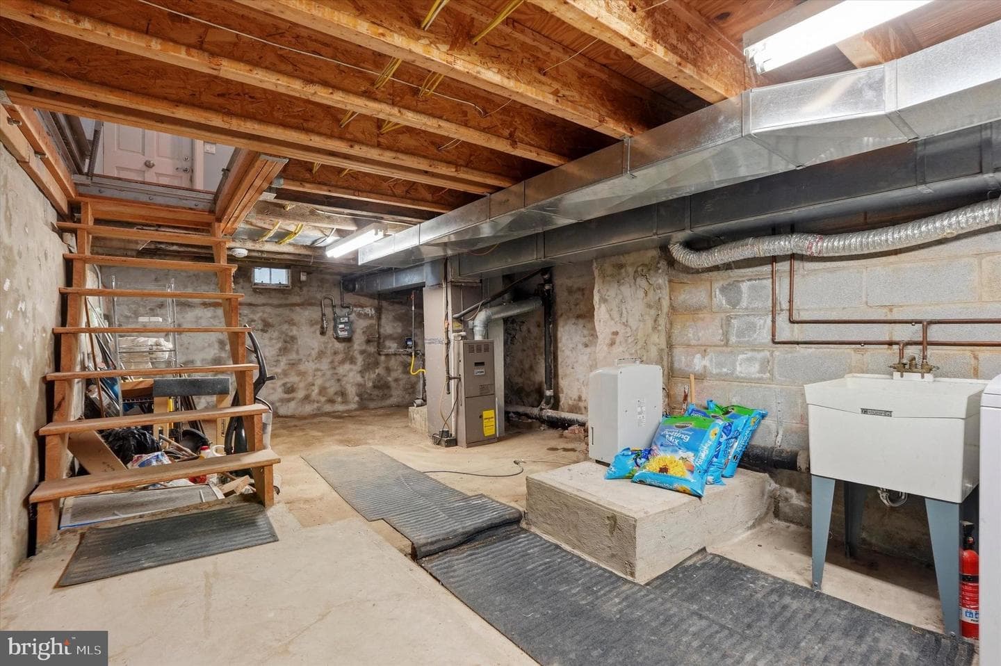 1040 N Leithgow Street photo 34