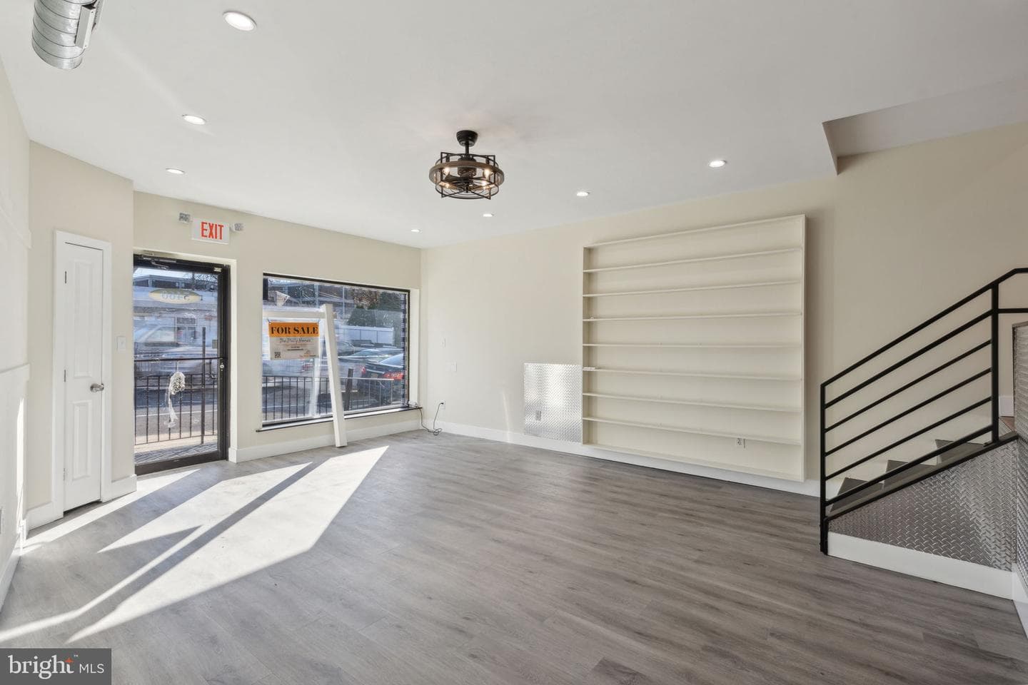 5460 Ridge Avenue photo 12