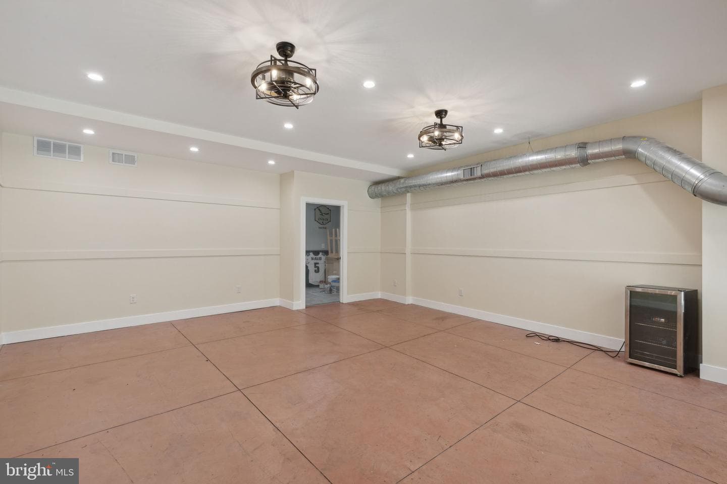 5460 Ridge Avenue photo 14