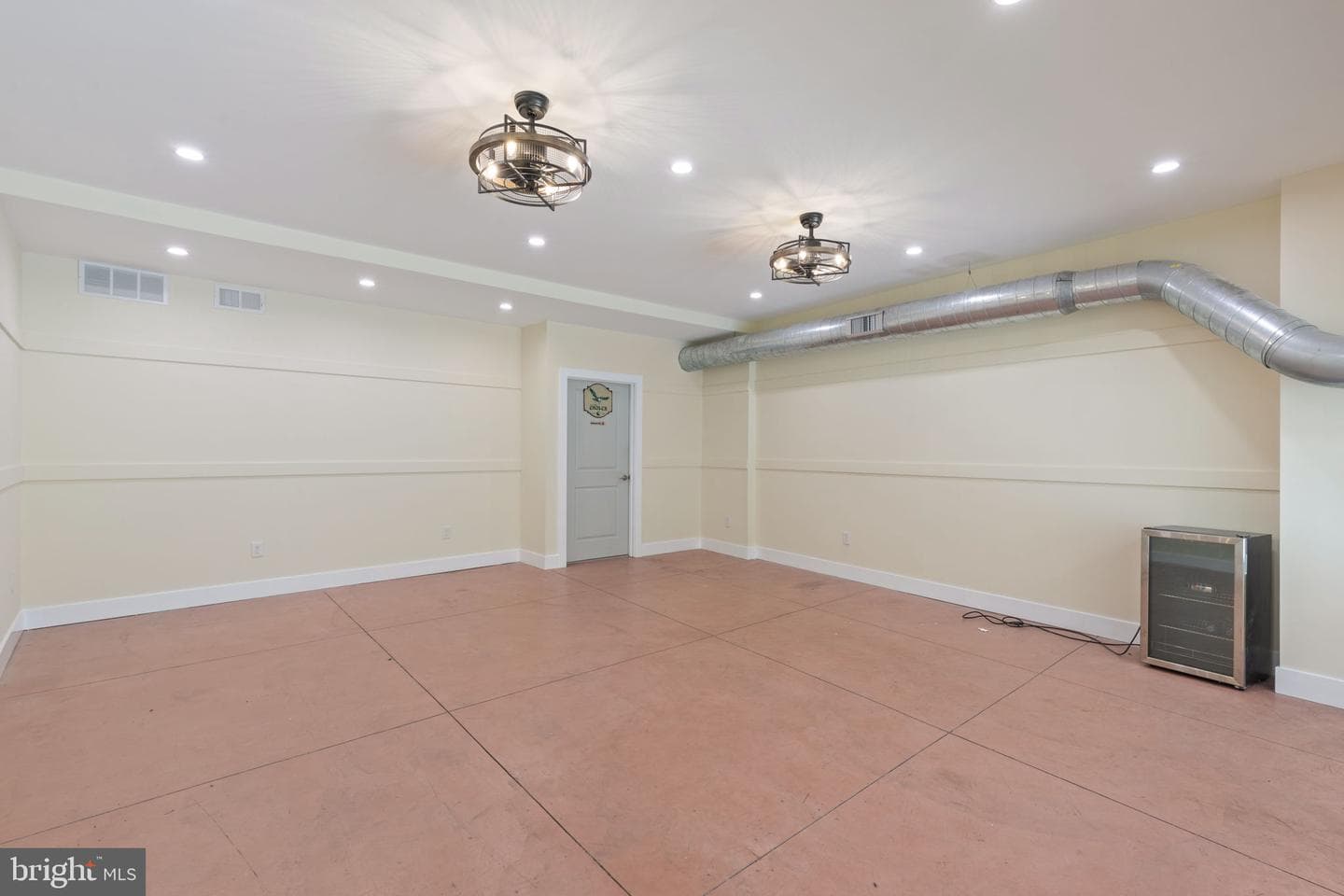 5460 Ridge Avenue photo 15