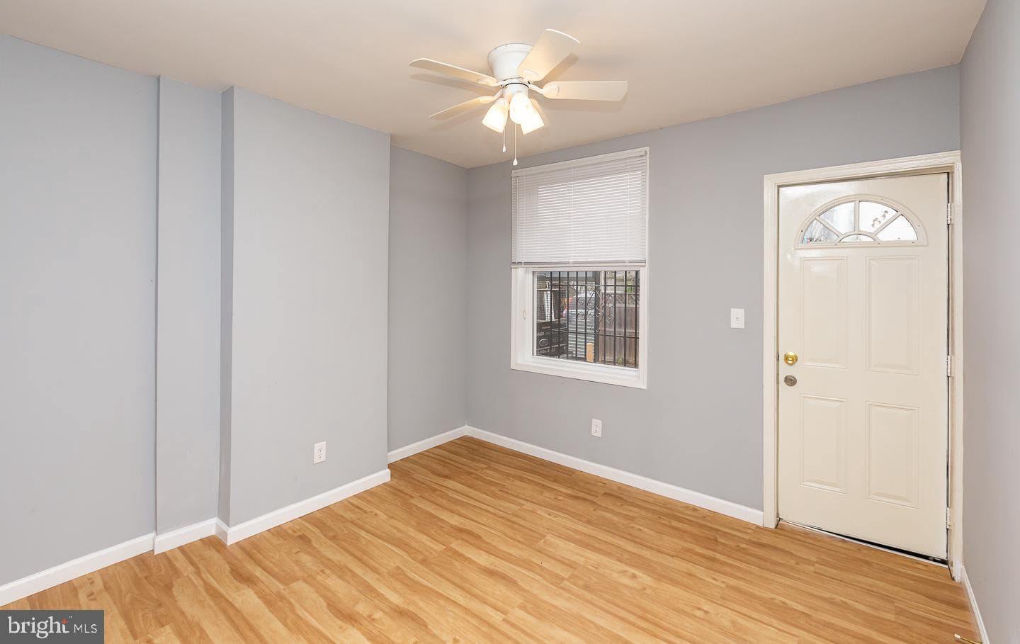 2735 N Waterloo Street photo 4