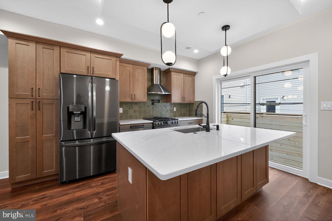 616 Emily Street photo 10
