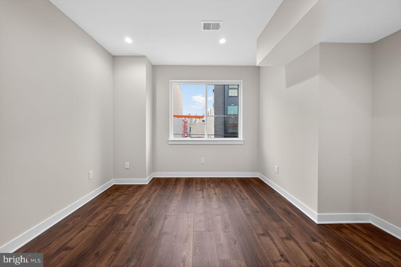 616 Emily Street photo 18