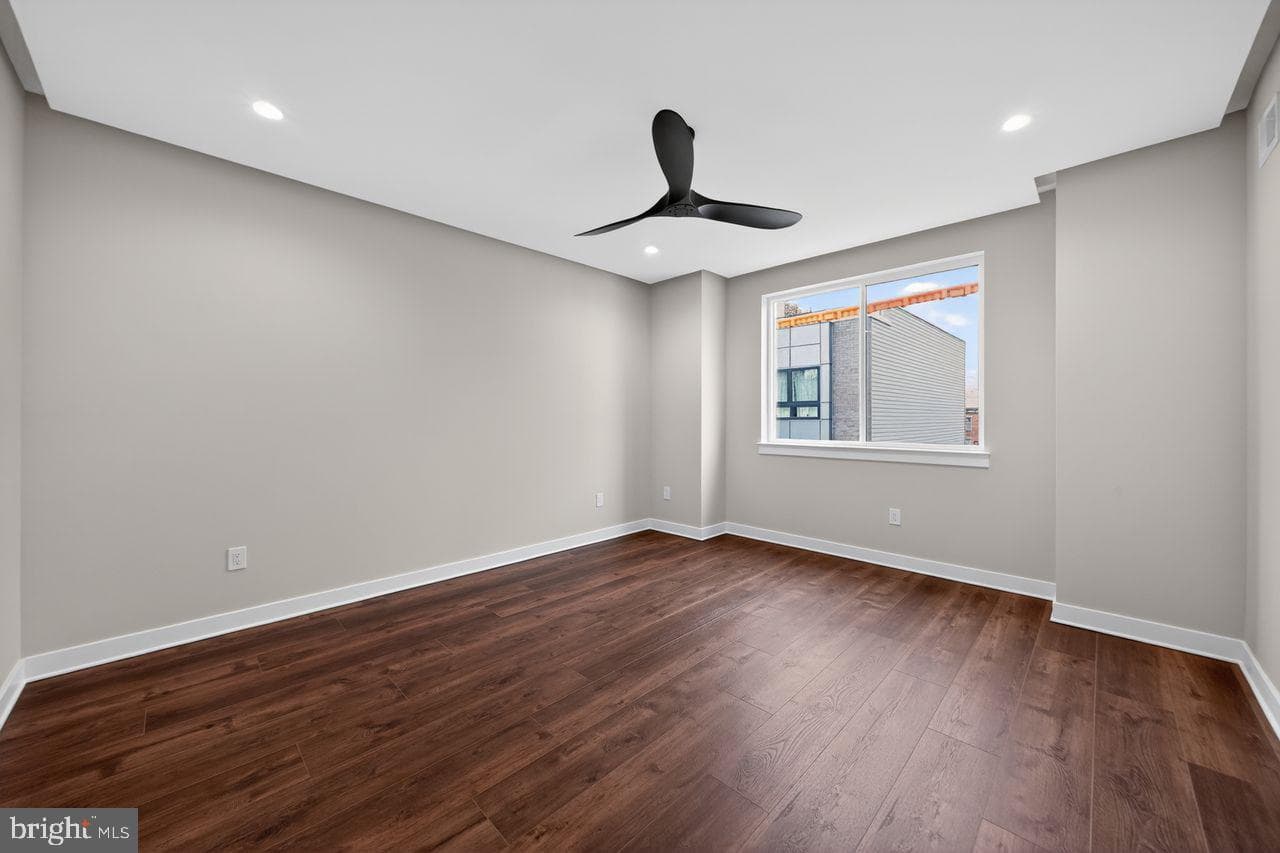 616 Emily Street photo 22