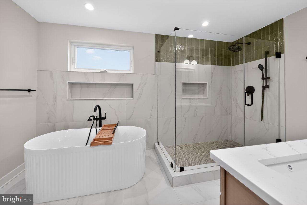 616 Emily Street photo 26