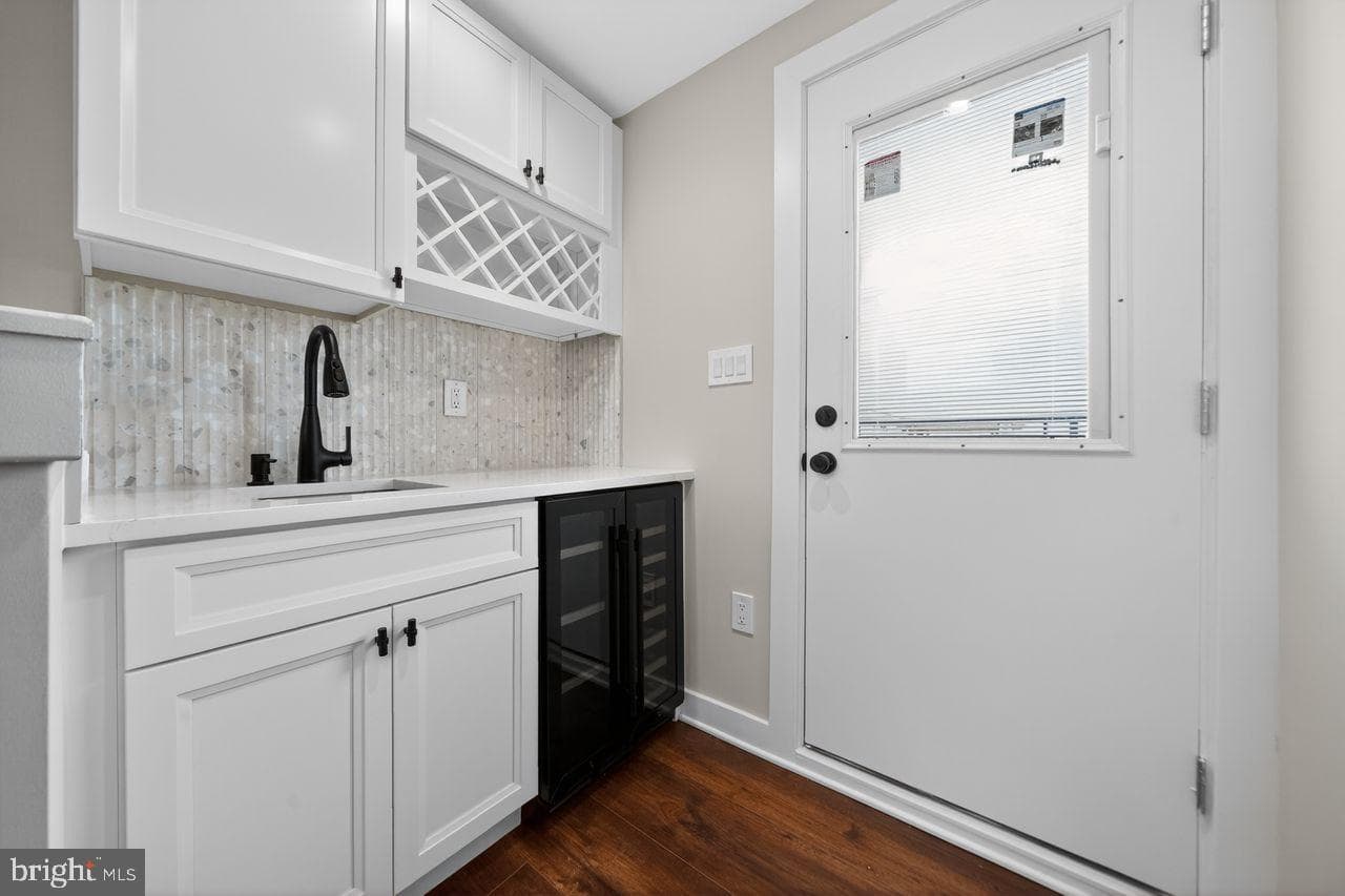 616 Emily Street photo 28