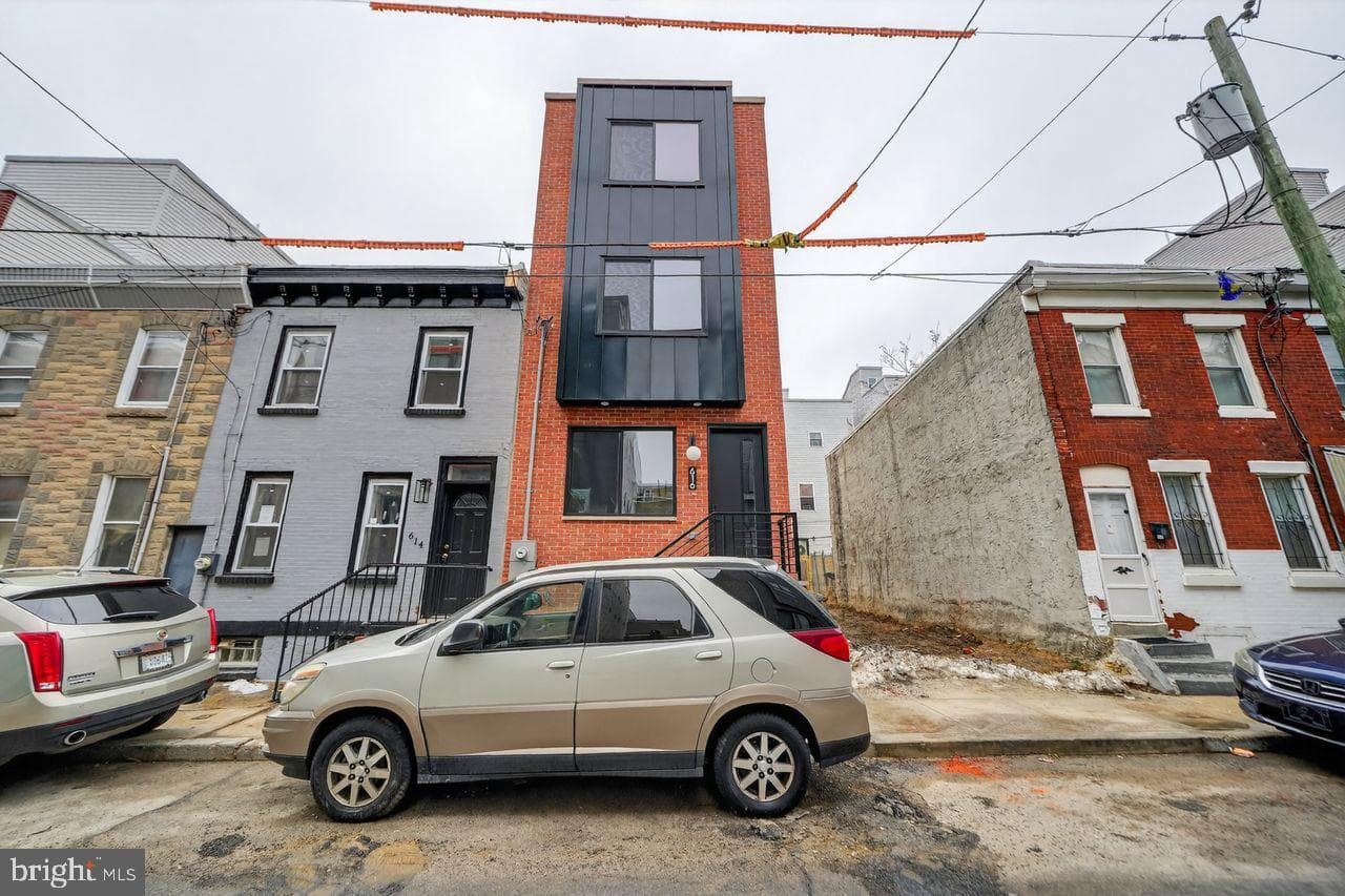 616 Emily Street photo 3