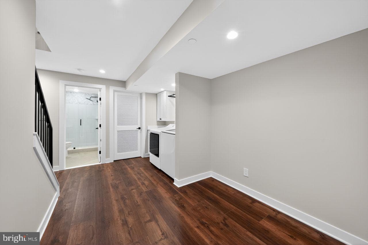 616 Emily Street photo 30