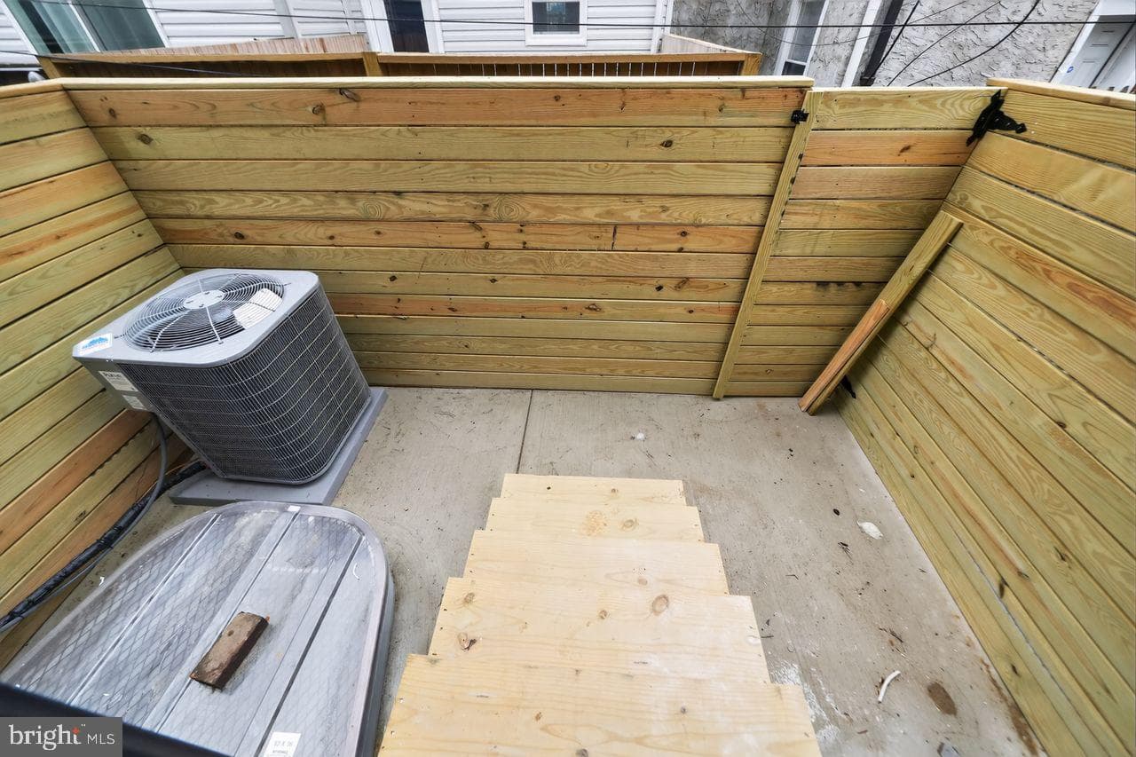 616 Emily Street photo 35