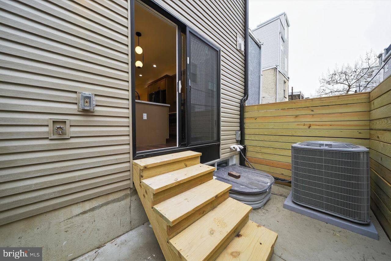 616 Emily Street photo 36