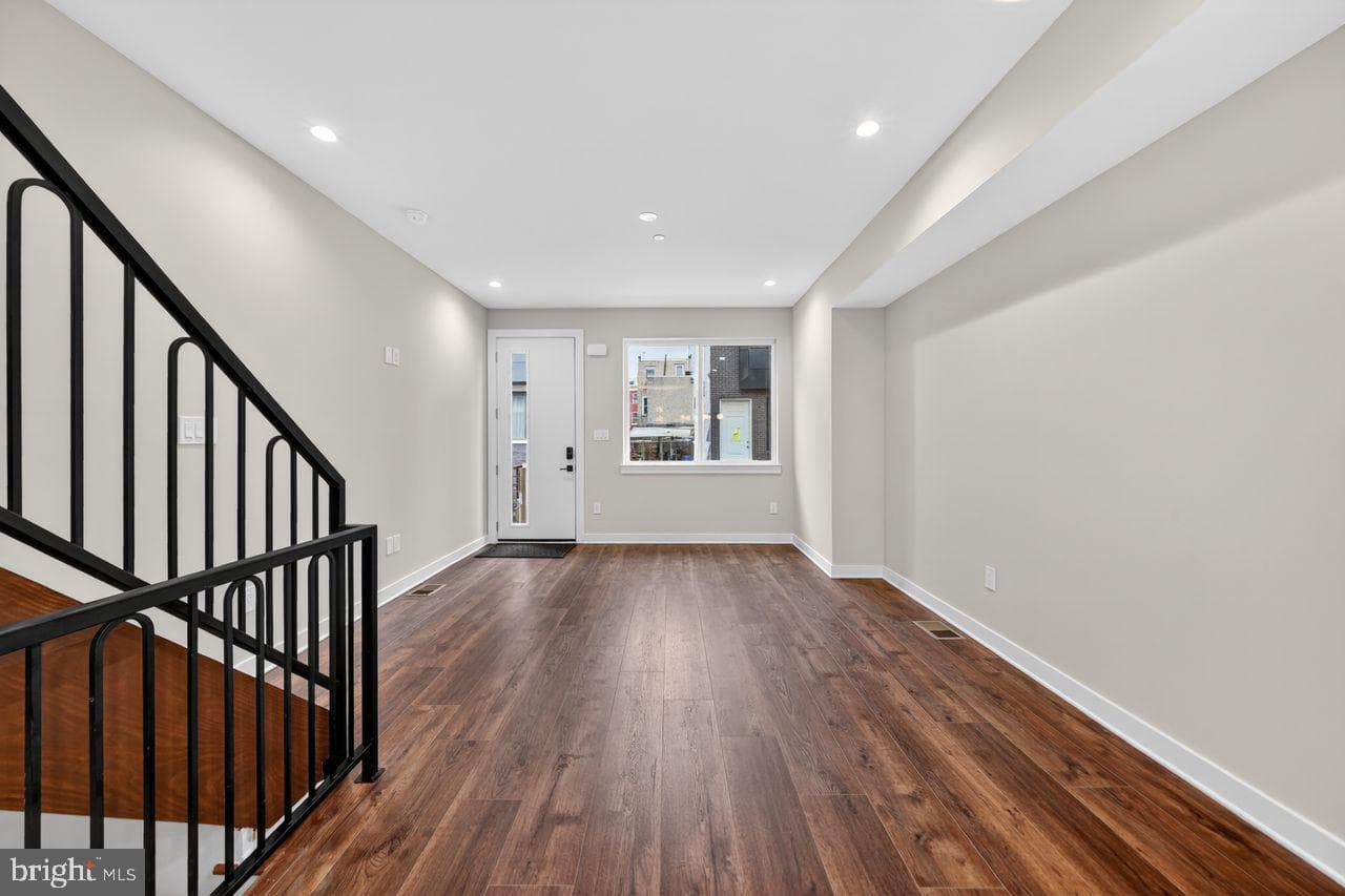 616 Emily Street photo 6