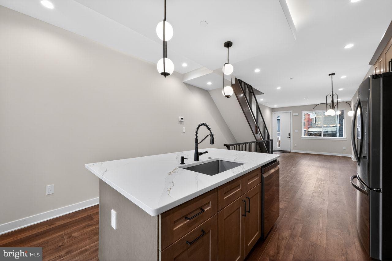 616 Emily Street photo 7