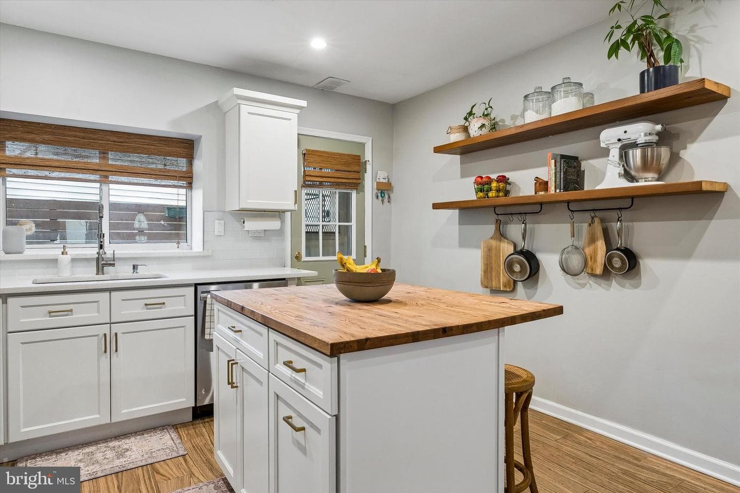 1138 Mifflin Street photo 11