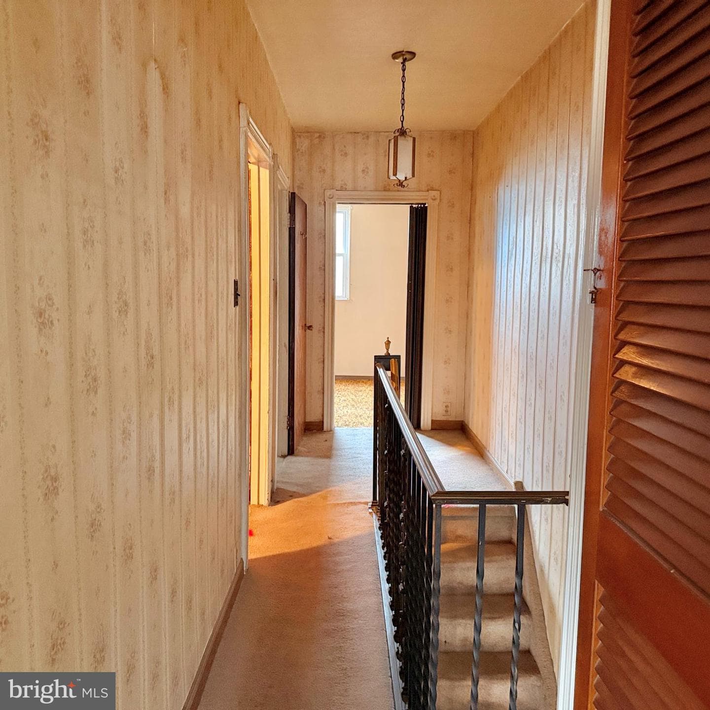 2230 S Rosewood Street photo 17