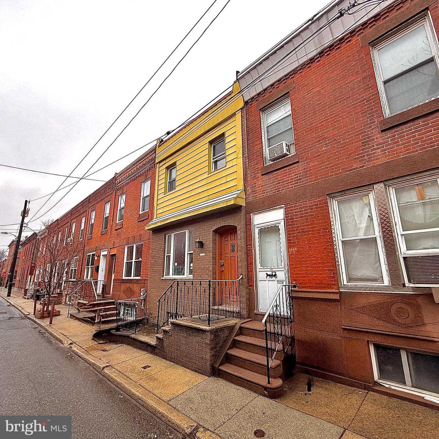 2230 S Rosewood Street photo 2