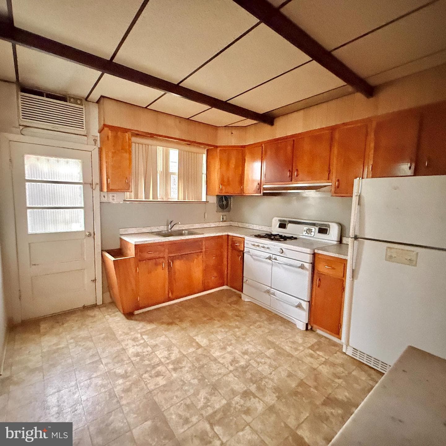 2230 S Rosewood Street photo 9