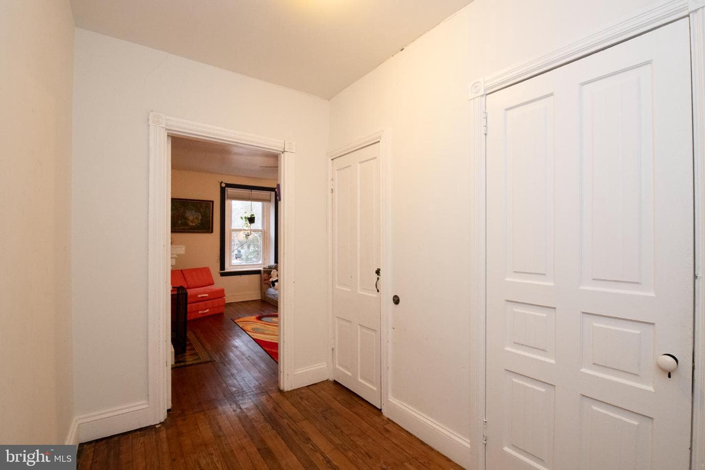 114 E Upsal Street photo 26