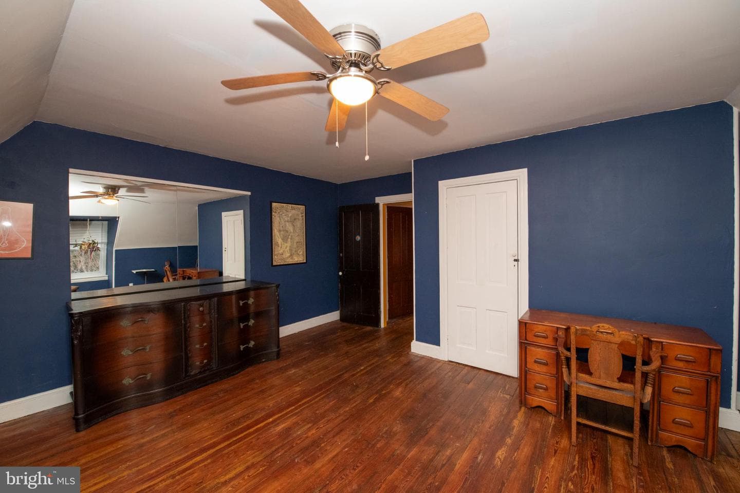 114 E Upsal Street photo 6
