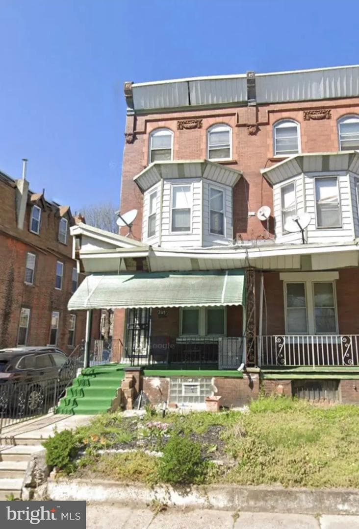 2123 W Ontario St photo 1