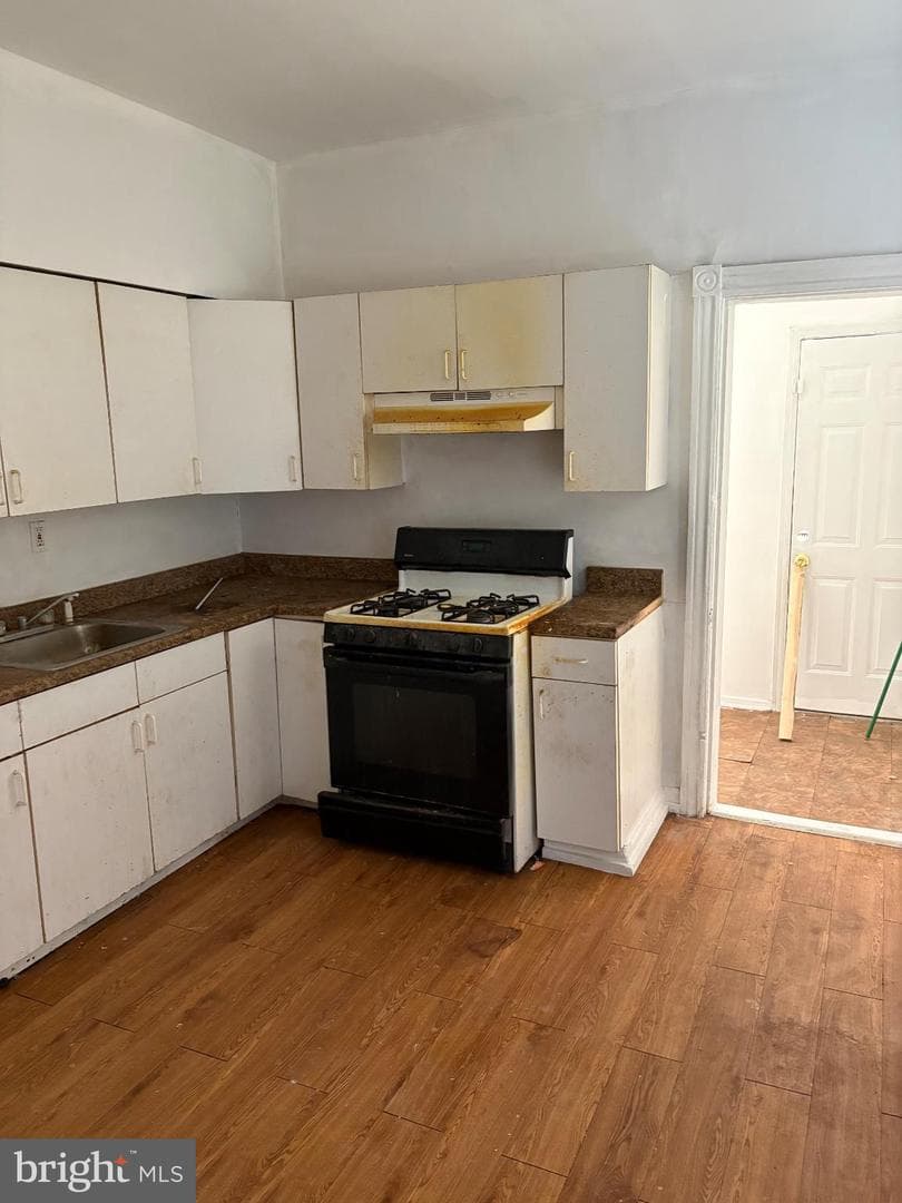 1370 Narragansett Street photo 2