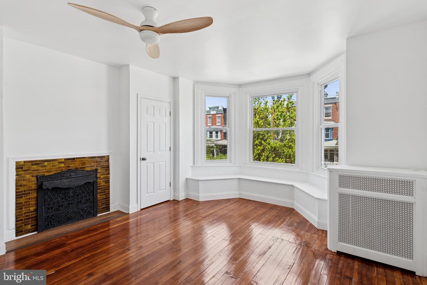 5316 Catharine Street photo 11