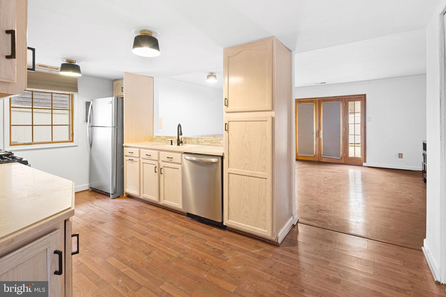 9838 Bonner Street photo 6