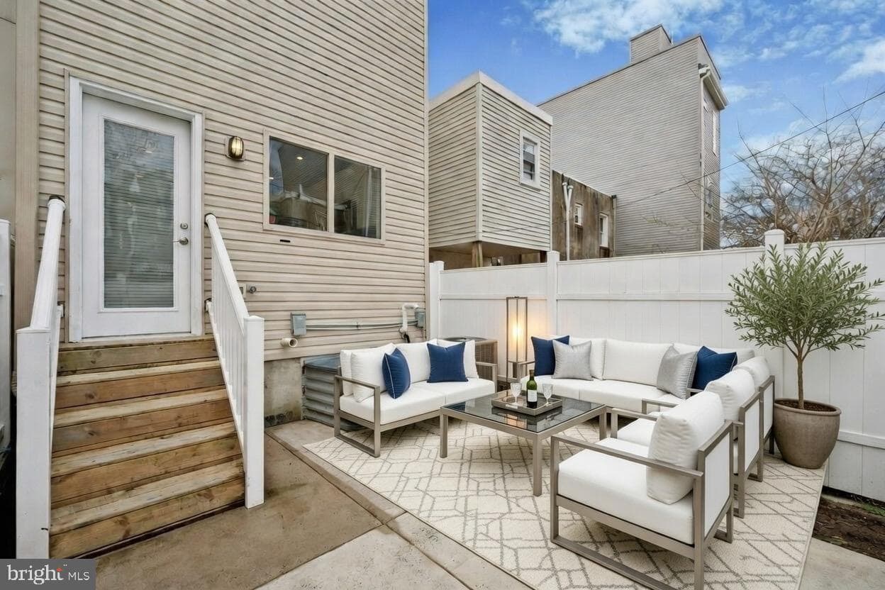 2333 Wilder Street photo 9