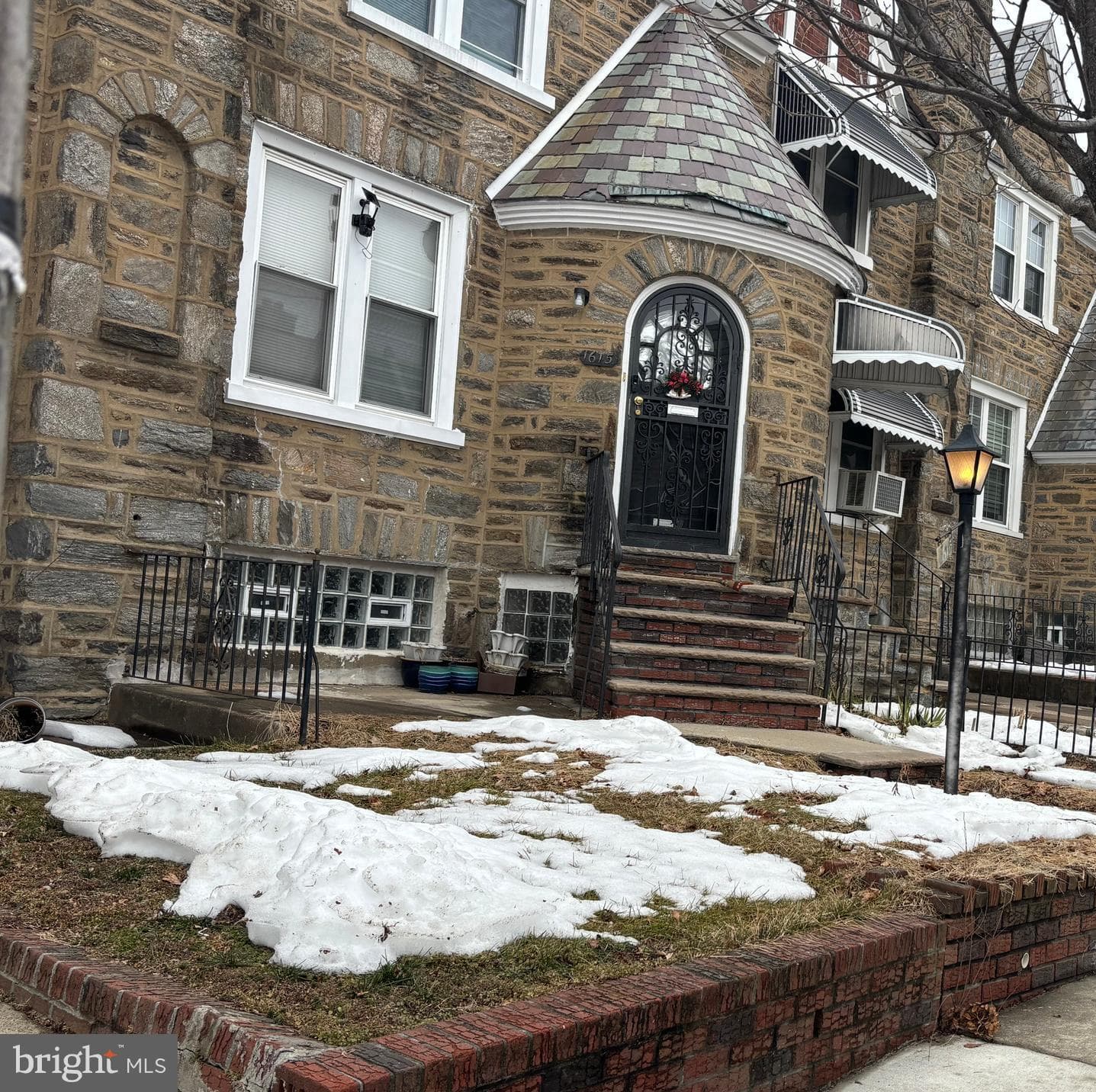 1615 E Mayland Street photo 3