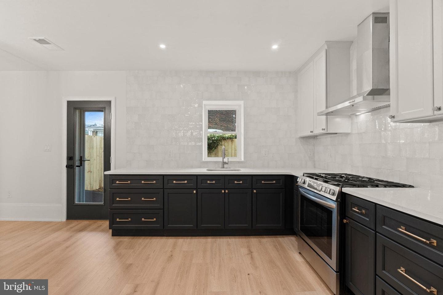 1744 Fillmore Street photo 9