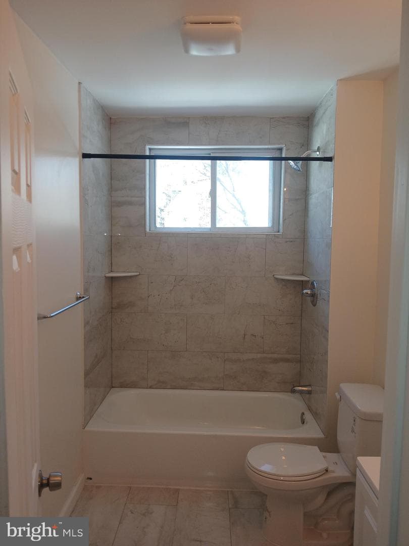 630 E Price Street photo 11
