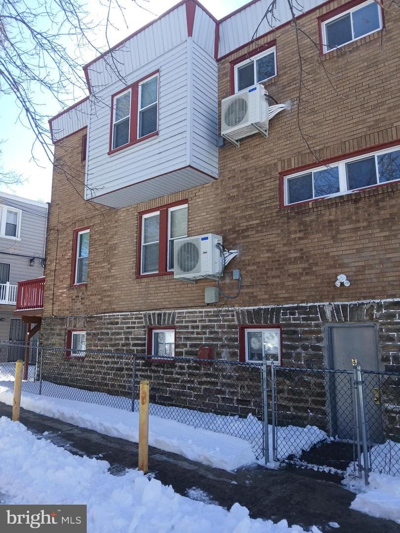 630 E Price Street photo 28