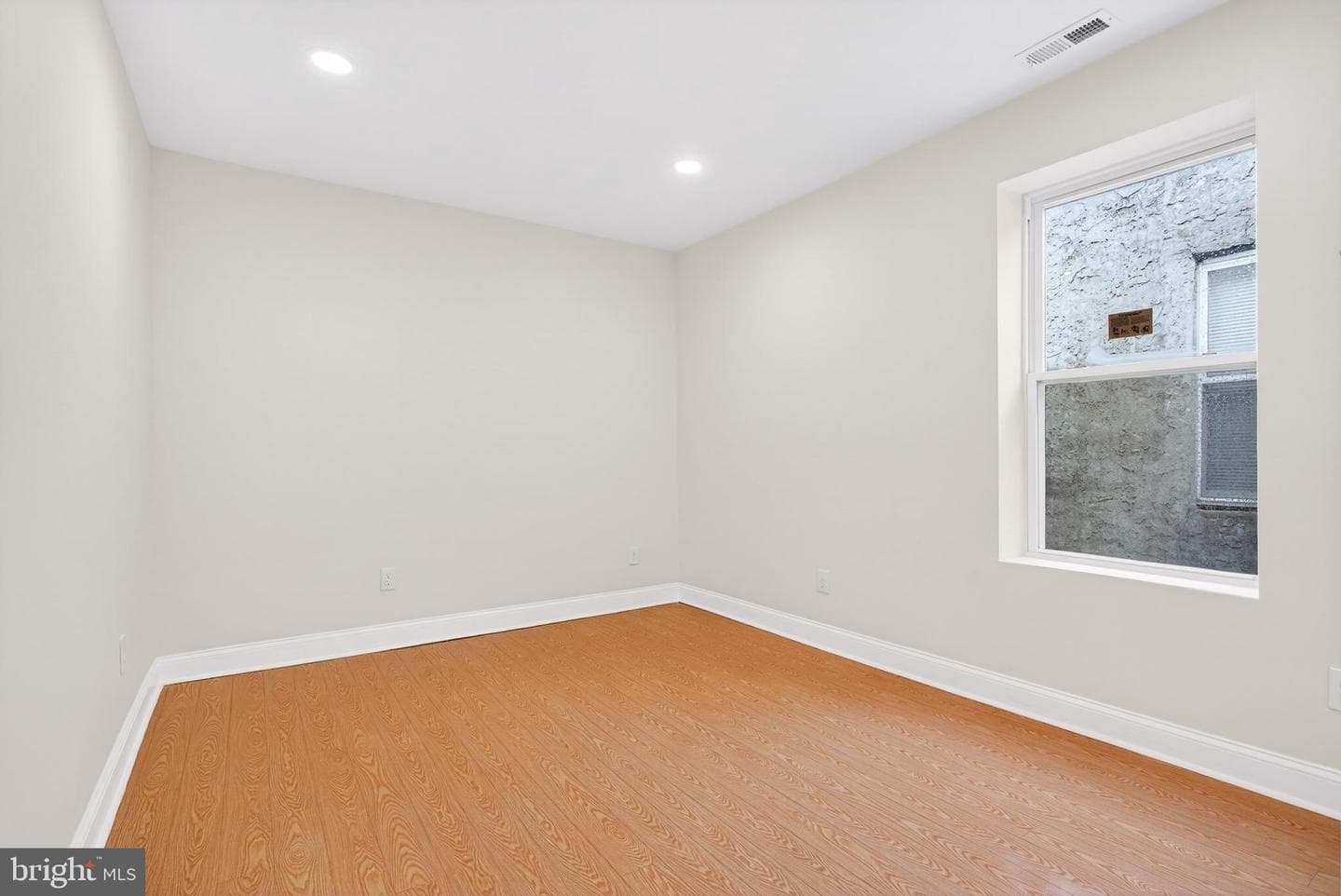 5965 Chester Avenue photo 15