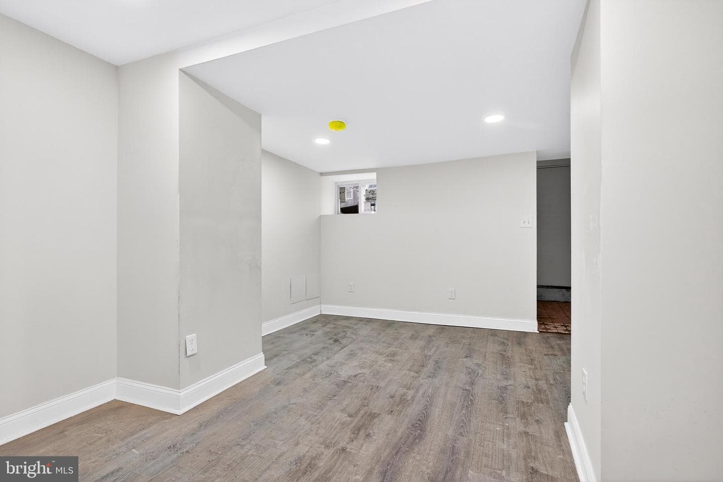 5965 Chester Avenue photo 18