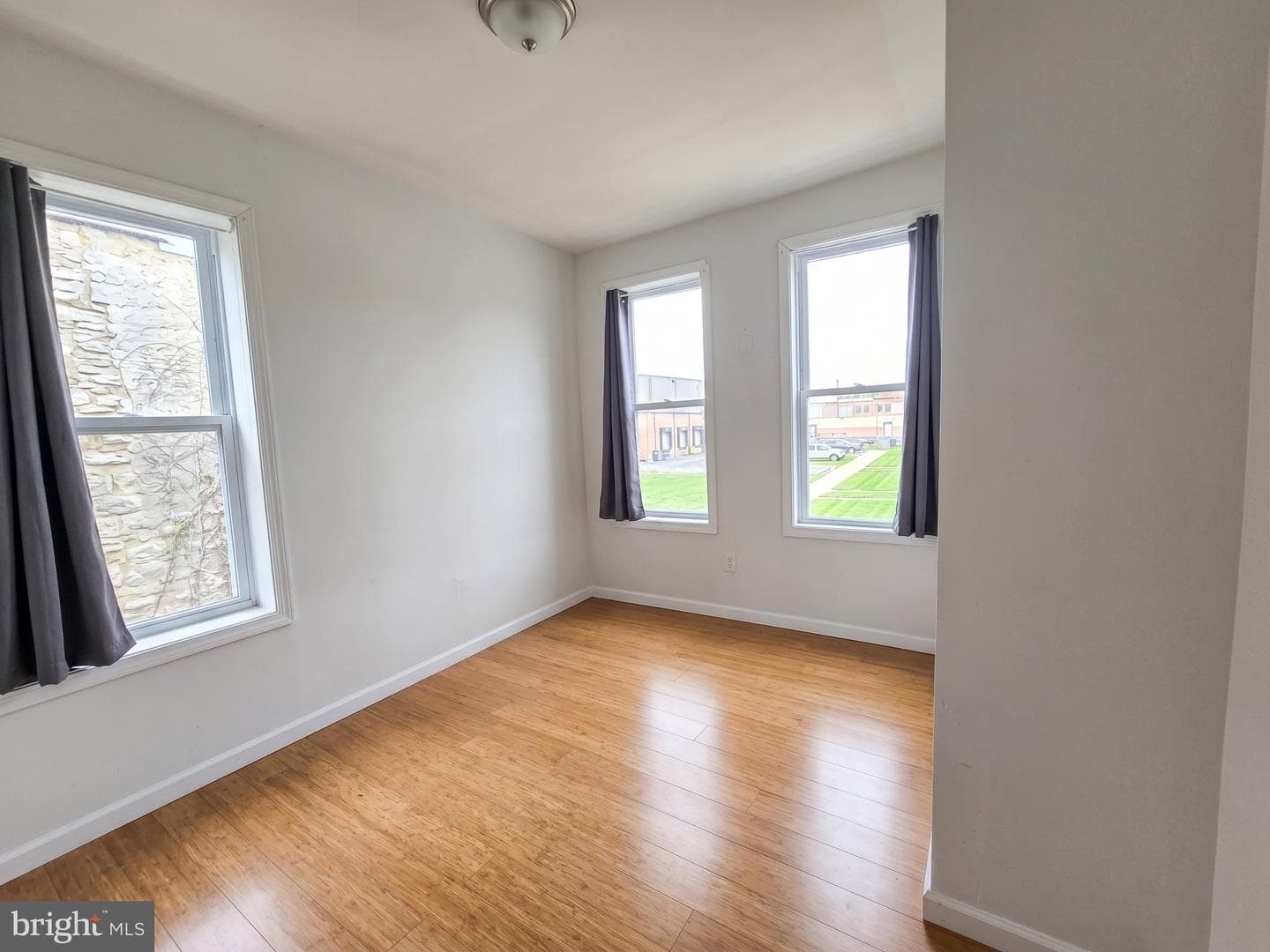 2107 W Somerset Street photo 10