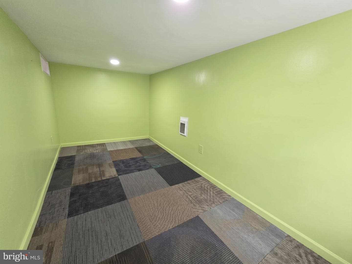 2107 W Somerset Street photo 17