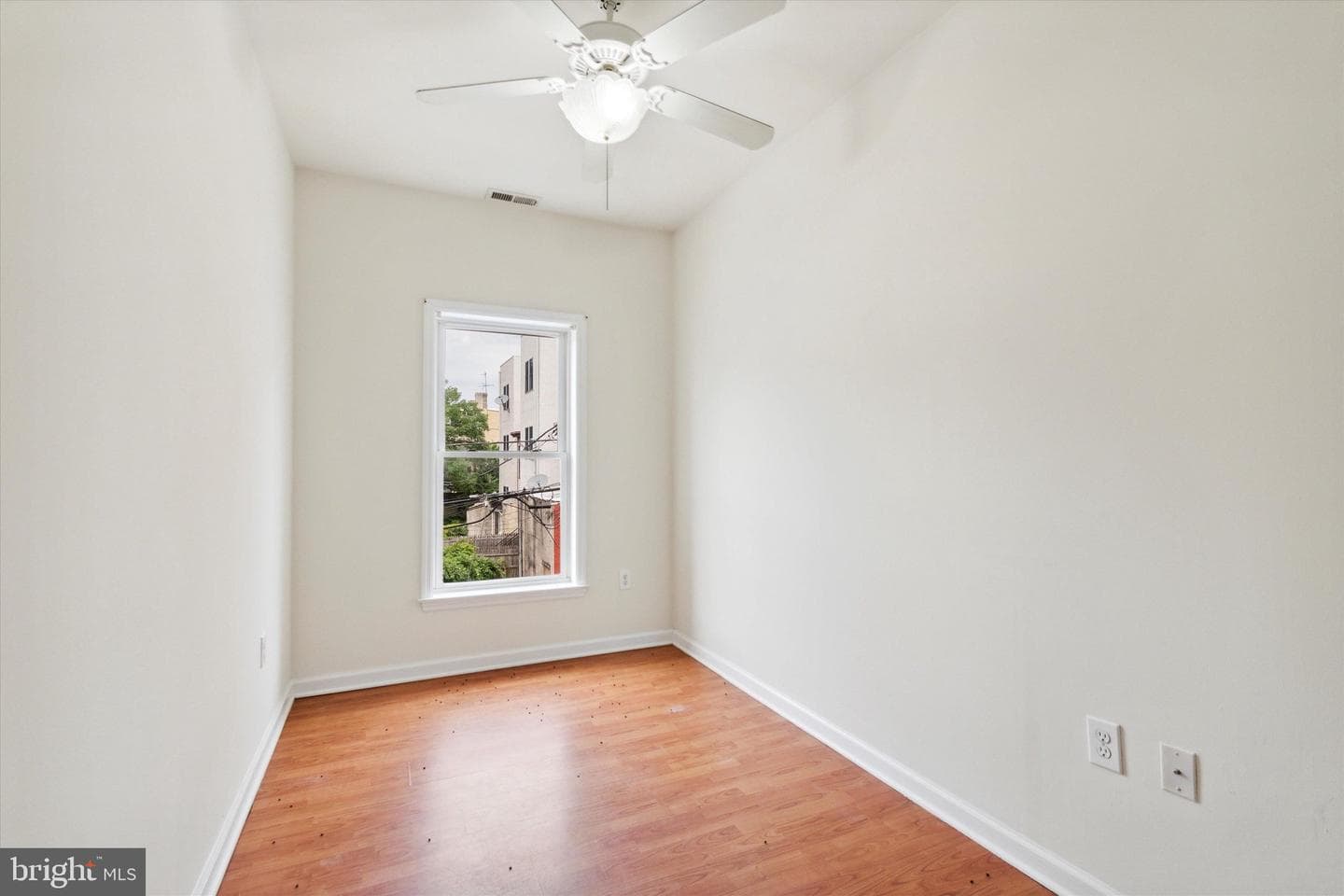 1702 Fontain Street photo 9