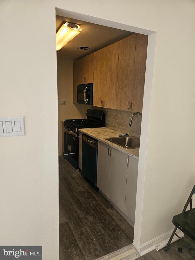 2201 Strahle Street #b207 photo 5