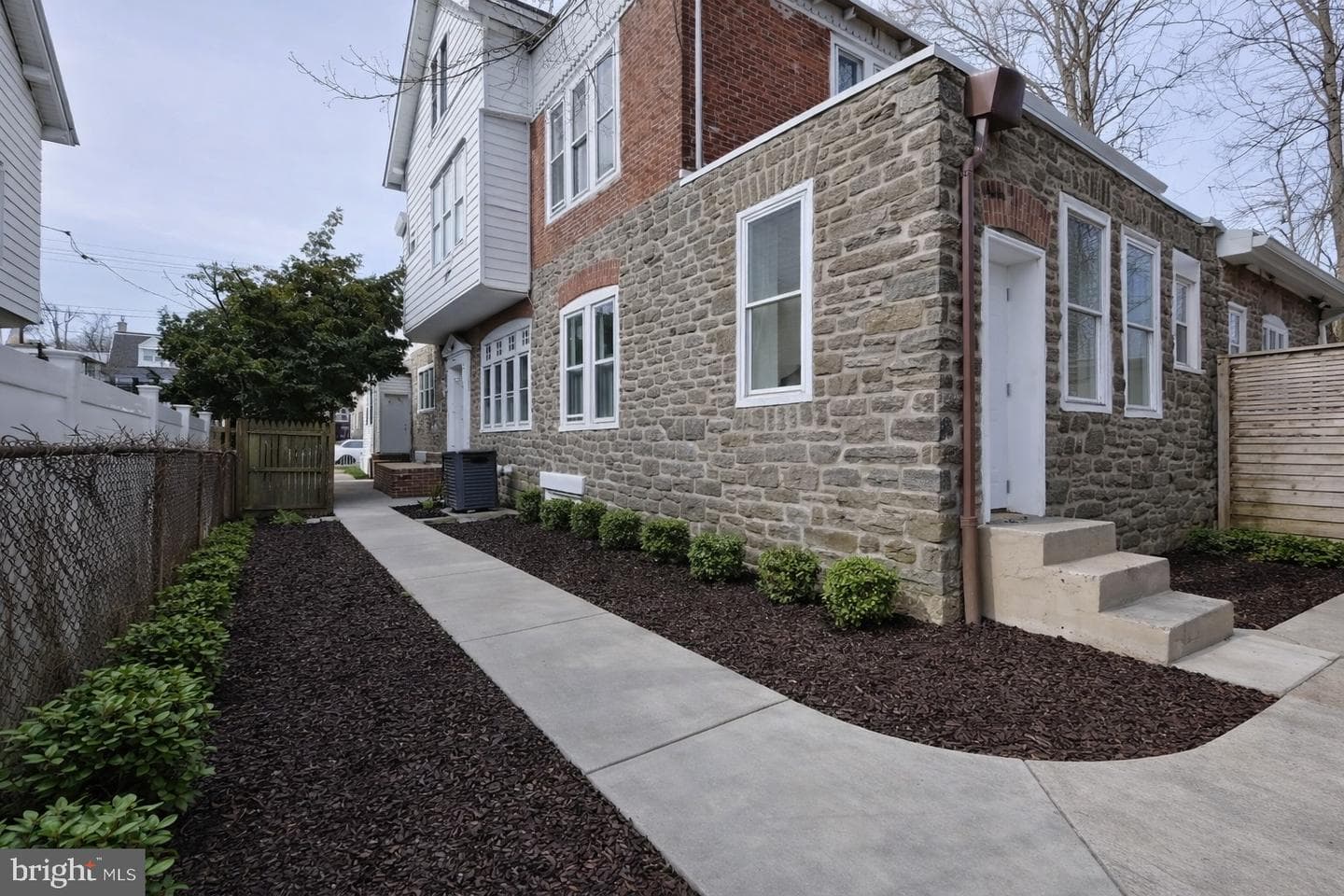 4845 Pulaski Avenue photo 14